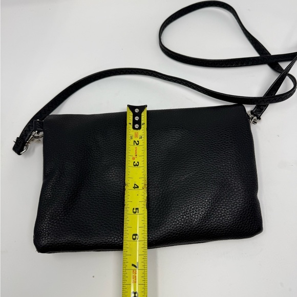 Black Crossbody Bag with Gold Iowa Hawkeyes Logo (A2A) - Picture 7 of 8